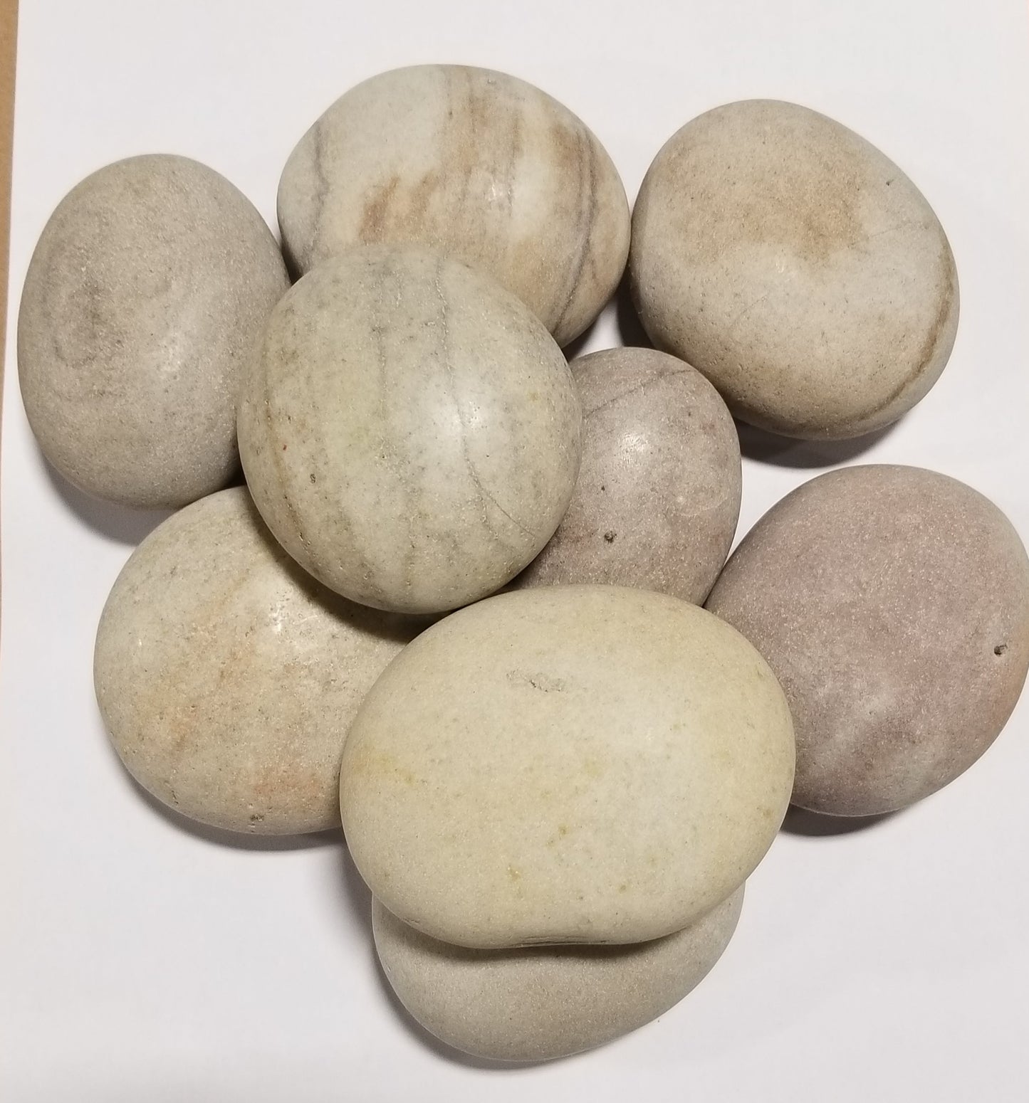 Off White / Light Gray Heat Resistant Polished Fire Stones for Fireplace and Firepits