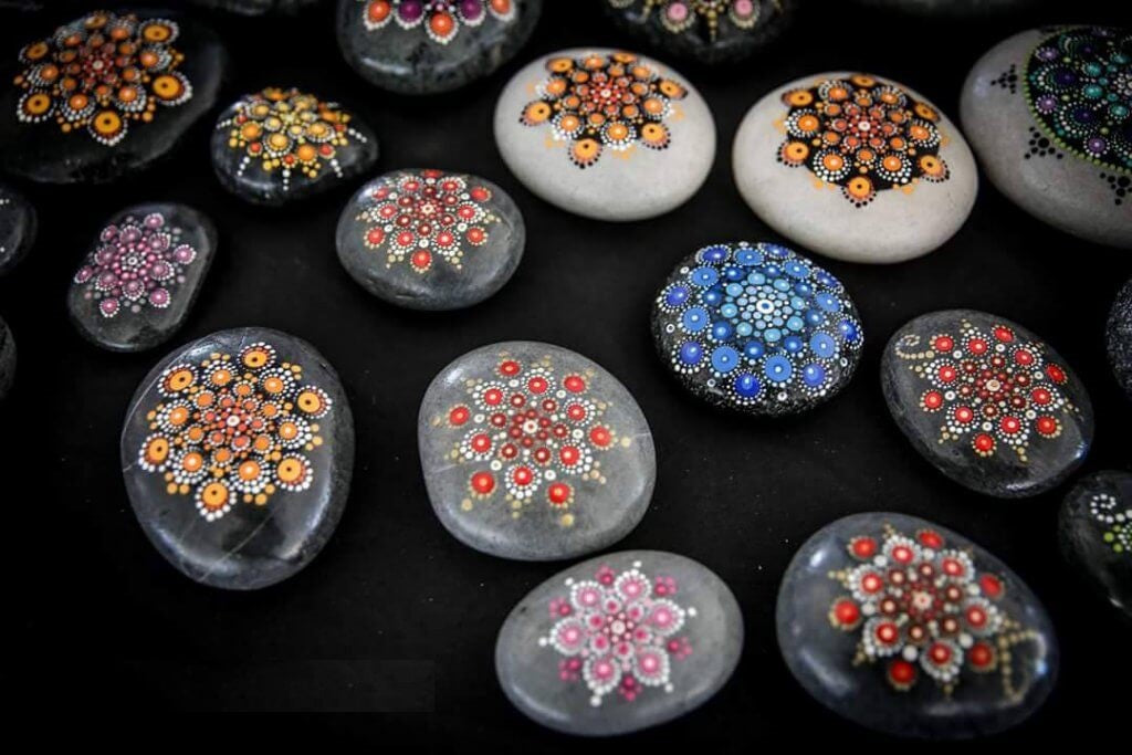 Write On Stones Shades Off White